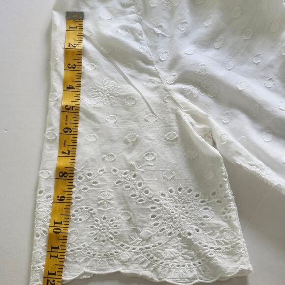 Studio West White Cotton Eyelet Top Size Medium - Picture 9 of 9